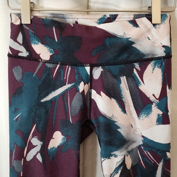 Small Fabletics Purple Teal Floral Cropped Leggings - Picture 2 of 8